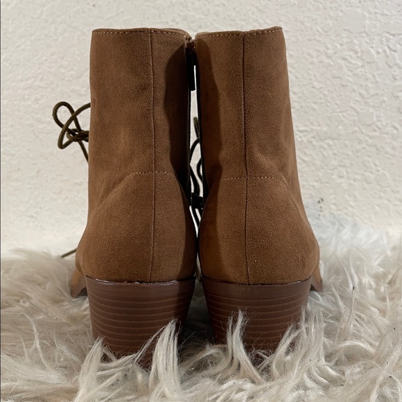 LULUS Montie Brown Suede Lace-Up Ankle Boots Booties 
Size 7 NEW - Picture 4 of 12